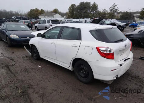 2011 Toyota Matrix z USA, uszkodzony, nr VIN 2T1KU4EE4BC689736